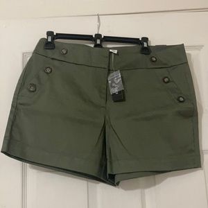 Black House White Market 5 inch short sz10 green